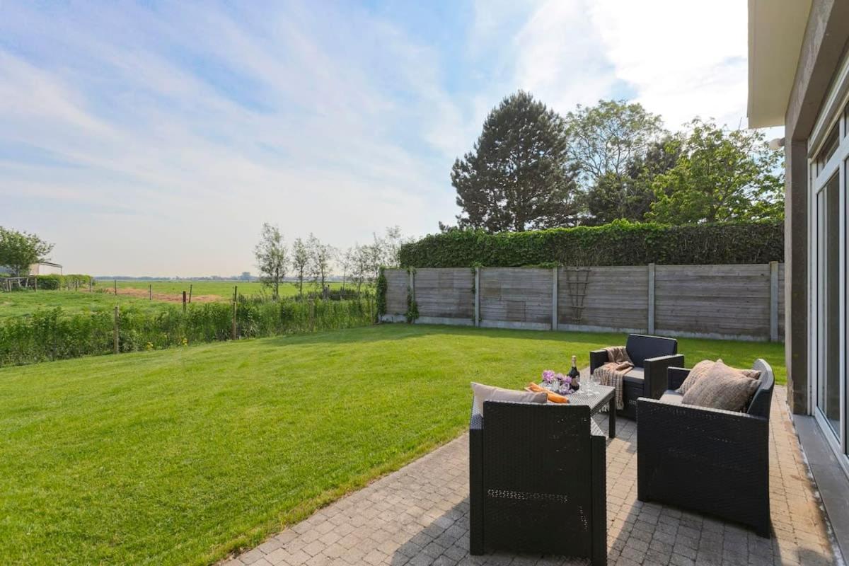 Huswell - Bungalow With Garden At 5 Minutes From The Beach Villa De Haan Exterior foto