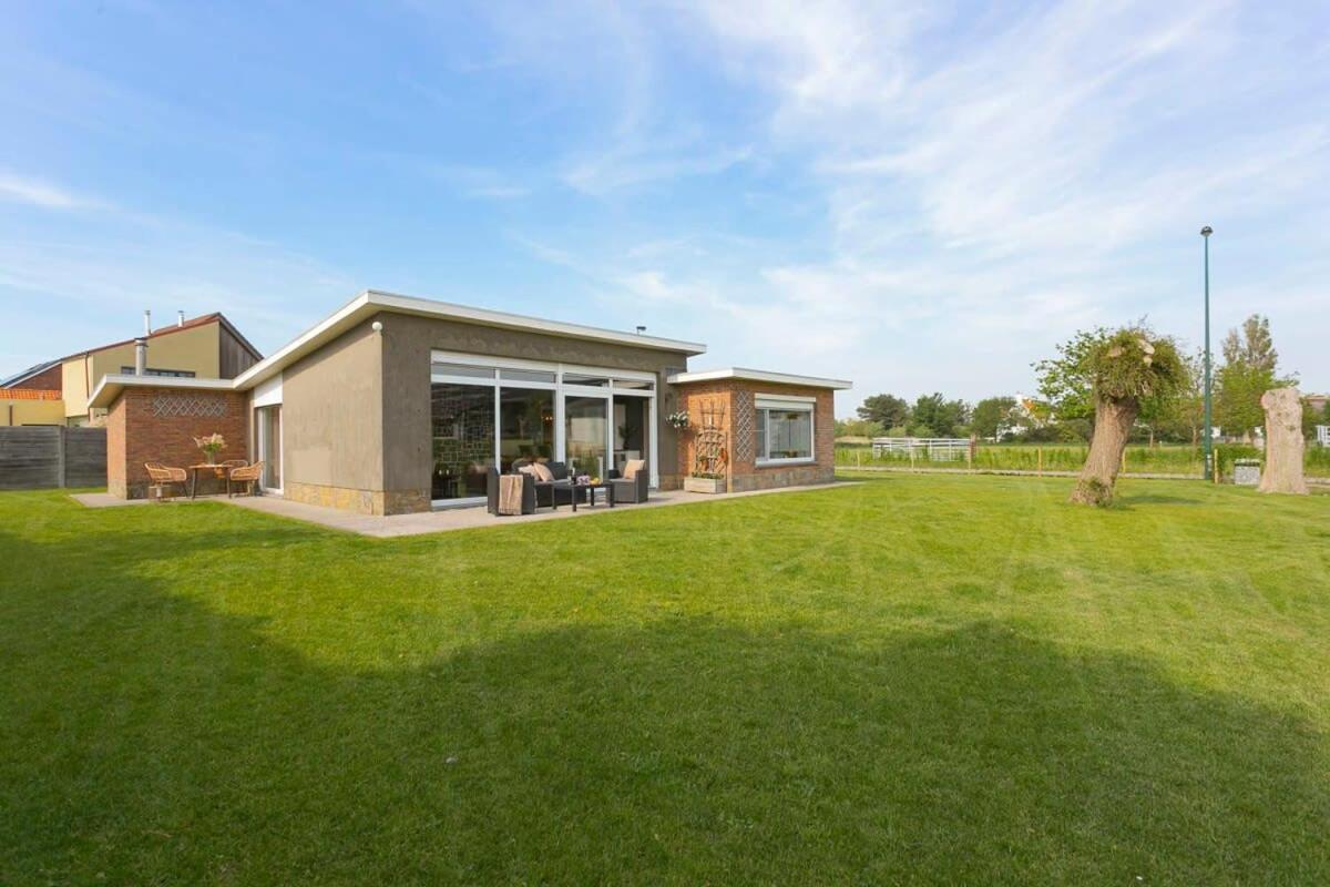 Huswell - Bungalow With Garden At 5 Minutes From The Beach Villa De Haan Exterior foto