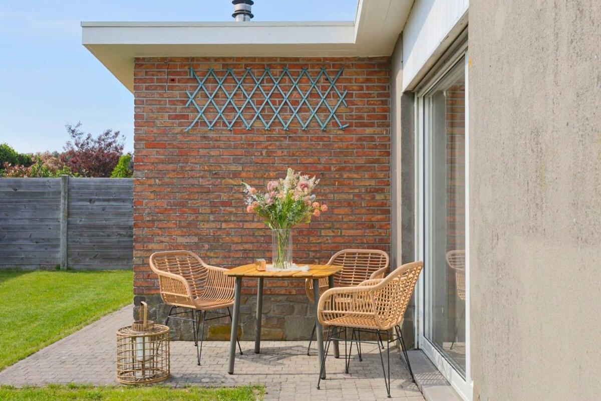 Huswell - Bungalow With Garden At 5 Minutes From The Beach Villa De Haan Exterior foto
